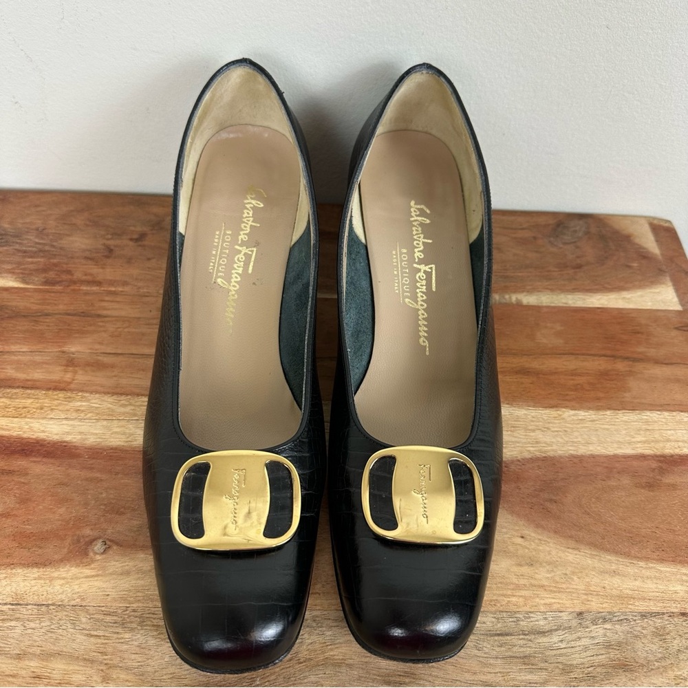 Vintage Salvatore Ferragamo Gancini Pumps - Picture 2 of 13
